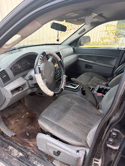 2006 Jeep Grand Cherokee Location - Chrysler - Row 47 - Stock # H53859