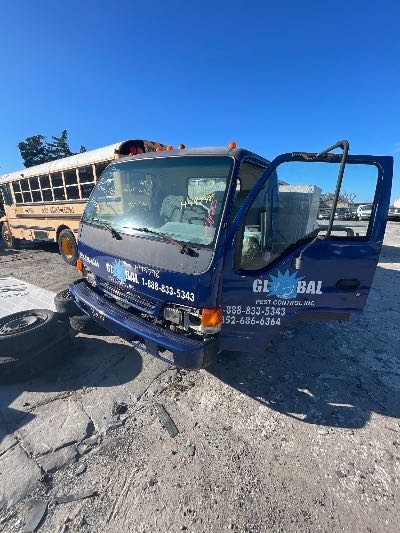 2000 Isuzu NPR Location - Large Trucks & Vans - Row 25 - Stock # H49798