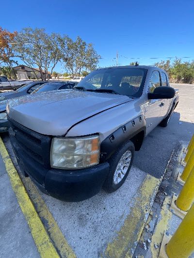 2007 Chevrolet Silverado Classic 1500 Location - Large Trucks & Vans - Row 32 - Stock # H50459