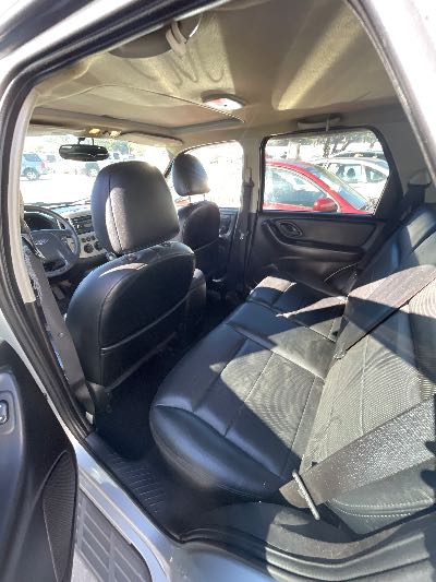 2005 Ford Escape Location - Ford - Row 29 - Stock # H50393