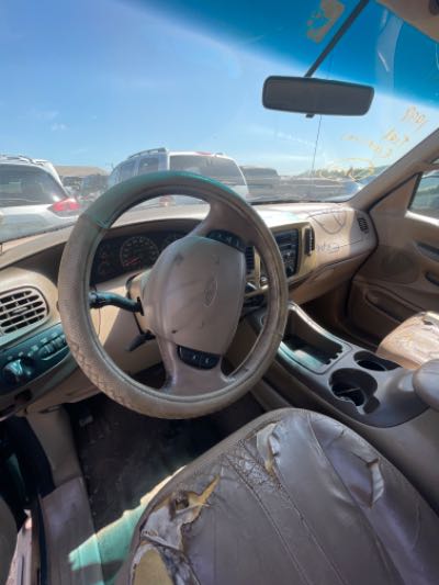 1998 Ford Expedition Location - Large Trucks & Vans - Row 28 - Stock # H44137