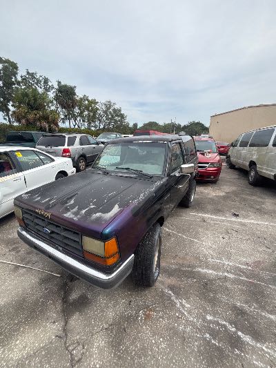 1990 Ford Bronco II Location - Ford - Row 26 - Stock # H49009