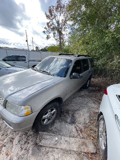 2005 Ford Explorer Location - Ford - Row 33 - Stock # H50630