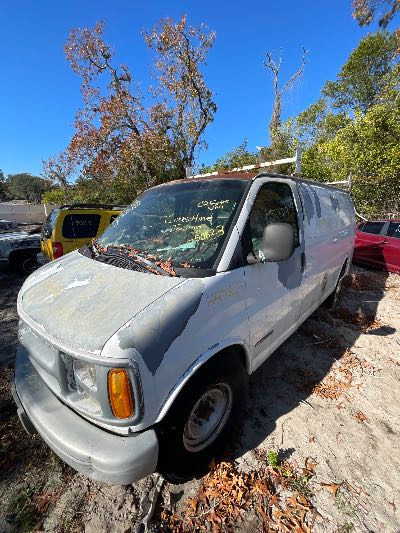 2002 Chevrolet Express Location - Large Trucks & Vans - Row 27 - Stock # H50823