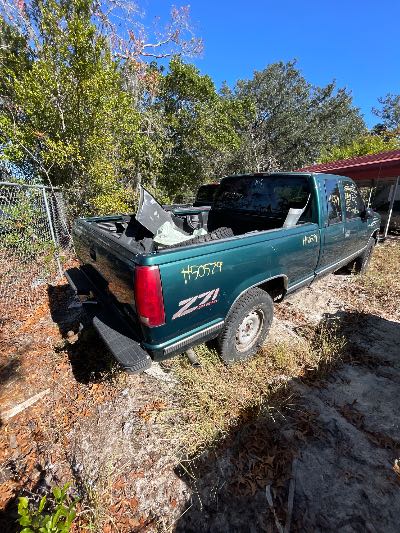 1998 GMC Sierra C/K 1500 Location - Large Trucks & Vans - Row 28 - Stock # H50579