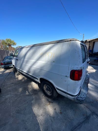 2001 Dodge Ram Van Location - Large Trucks & Vans - Row 27 - Stock # H50871