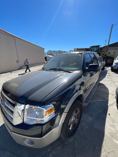 2007 Ford Expedition Location - Large Trucks & Vans - Row 26 - Stock # H50971