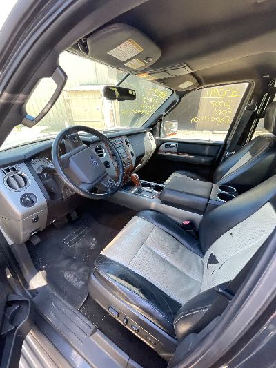 2007 Ford Expedition Location - Large Trucks & Vans - Row 26 - Stock # H50971