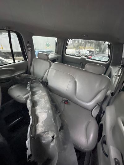 2001 Ford Expedition Location - Large Trucks & Vans - Row 33 - Stock # H51326