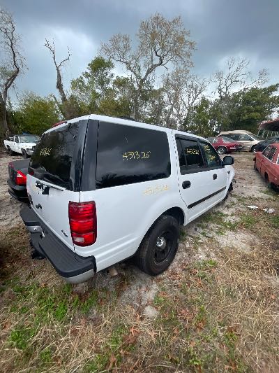 2001 Ford Expedition Location - Large Trucks & Vans - Row 33 - Stock # H51326