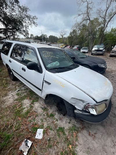 2001 Ford Expedition Location - Large Trucks & Vans - Row 33 - Stock # H51326