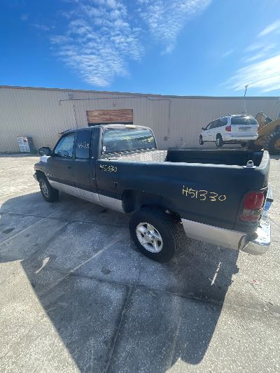 1999 Dodge Ram 1500 Location - Large Trucks & Vans - Row 32 - Stock # H51330
