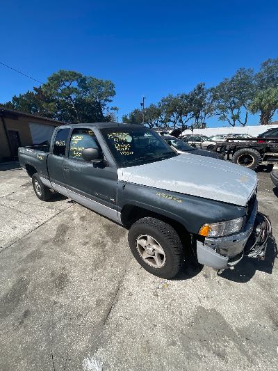 1999 Dodge Ram 1500 Location - Large Trucks & Vans - Row 32 - Stock # H51330