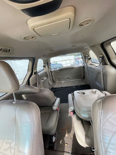 2002 Ford Windstar Location - Ford - Row 28 - Stock # H51367