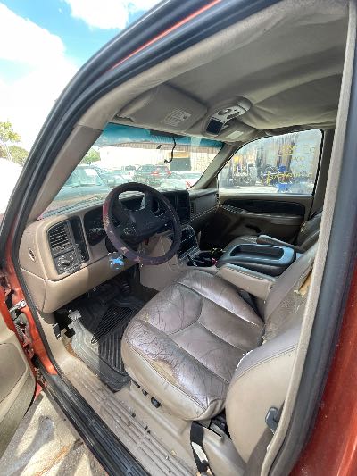 2004 Chevrolet Avalanche Location - Large Trucks & Vans - Row 16 - Stock # H51389