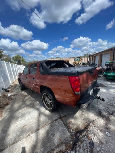 2004 Chevrolet Avalanche Location - Large Trucks & Vans - Row 16 - Stock # H51389