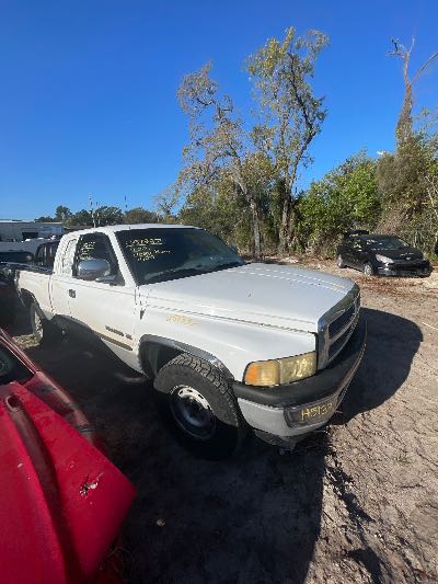 2001 Dodge Ram 1500 Location - Large Trucks & Vans - Row 35 - Stock # H51337