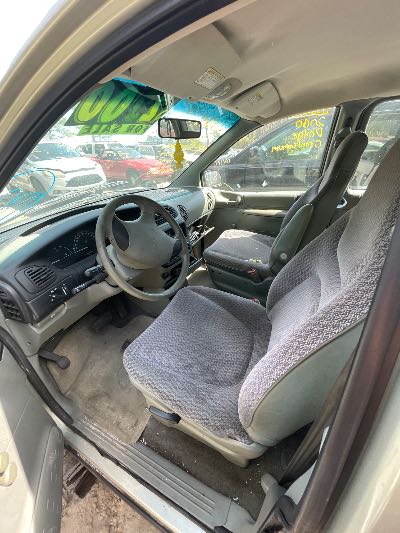 2000 Dodge Caravan Location - Chrysler - Row 38 - Stock # H50462