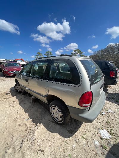 2000 Dodge Caravan Location - Chrysler - Row 38 - Stock # H50462