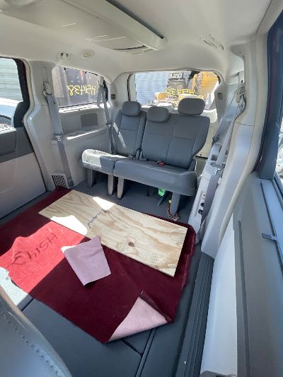 2009 Chrysler Town & Country Location - Chrysler - Row 39 - Stock # H51438