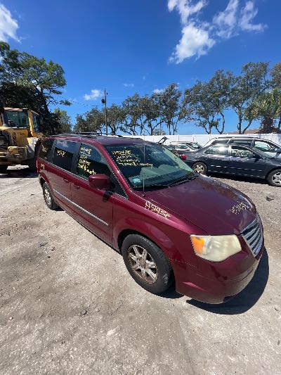 2009 Chrysler Town & Country Location - Chrysler - Row 39 - Stock # H51438