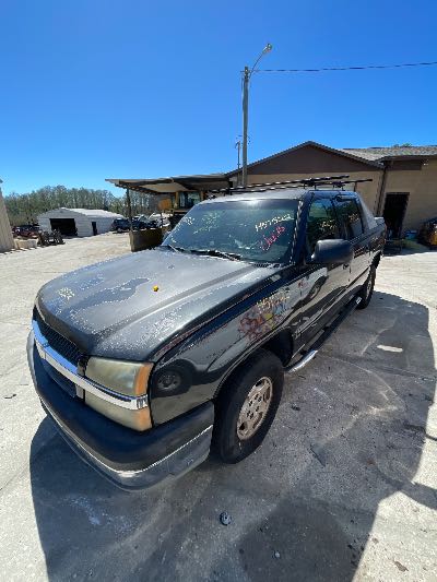 2004 Chevrolet Avalanche Location - Large Trucks & Vans - Row 15 - Stock # H51522