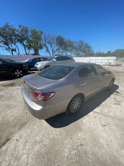 2004 Lexus ES 330 Location - Imports - Row 13 - Stock # H51581