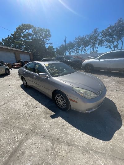 2004 Lexus ES 330 Location - Imports - Row 13 - Stock # H51581