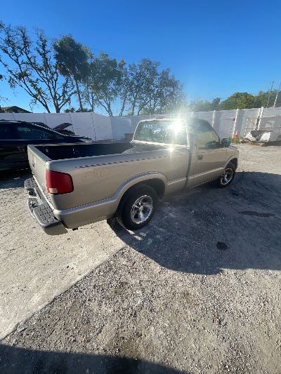 2001 Chevrolet S10 Pickup Location - GM - Row 39 - Stock # H51607