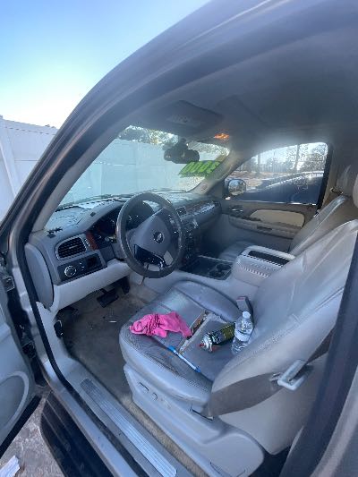 2007 Chevrolet Suburban Location - Large Trucks & Vans - Row 34 - Stock # H51567