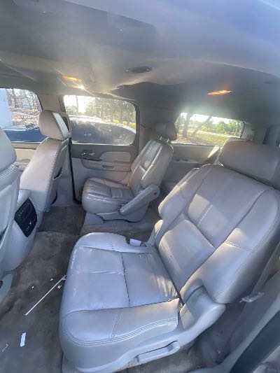 2007 Chevrolet Suburban Location - Large Trucks & Vans - Row 34 - Stock # H51567
