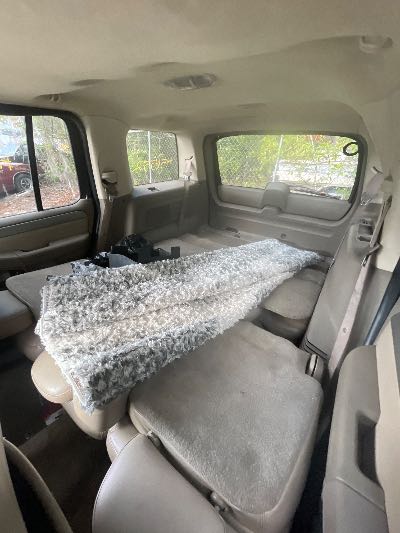 2003 Ford Explorer Location - Ford - Row 31 - Stock # H51552