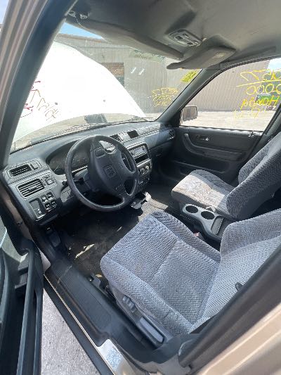 2000 Honda CR-V Location - Imports - Row 23 - Stock # H51577
