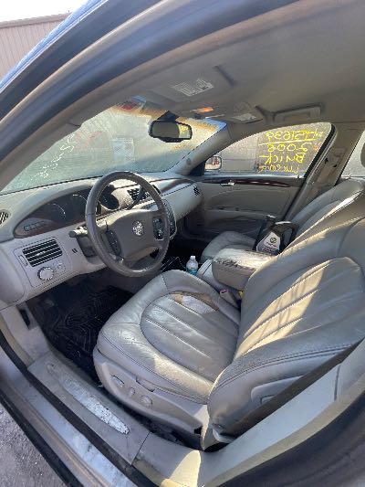2006 Buick Lucerne Location - GM - Row 40 - Stock # H51639