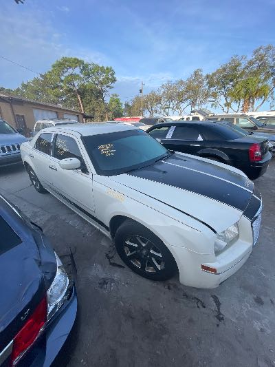 2005 Chrysler 300 Location - Chrysler - Row 41 - Stock # H51645
