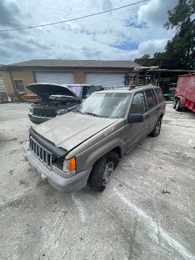 1997 Jeep Grand Cherokee Location - Chrysler - Row 41 - Stock # H51684