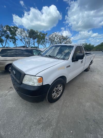 2005 Ford F-150 Location - Large Trucks & Vans - Row 18 - Stock # H51698