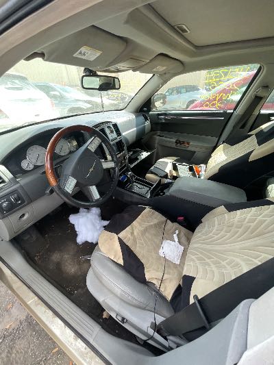 2006 Chrysler 300 Location - Chrysler - Row 43 - Stock # H51734