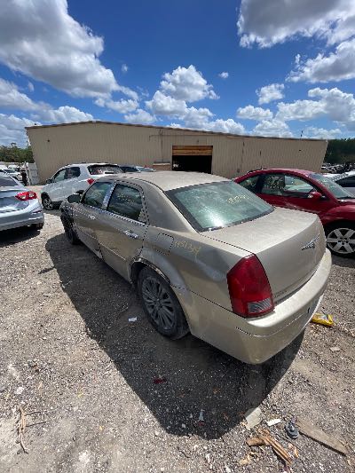 2006 Chrysler 300 Location - Chrysler - Row 43 - Stock # H51734