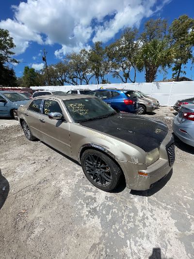 2006 Chrysler 300 Location - Chrysler - Row 43 - Stock # H51734