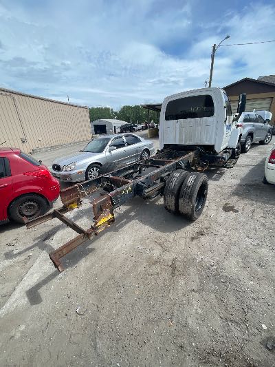 2004 GMC C6C042 Location - Large Trucks & Vans - Row 30 - Stock # H51779