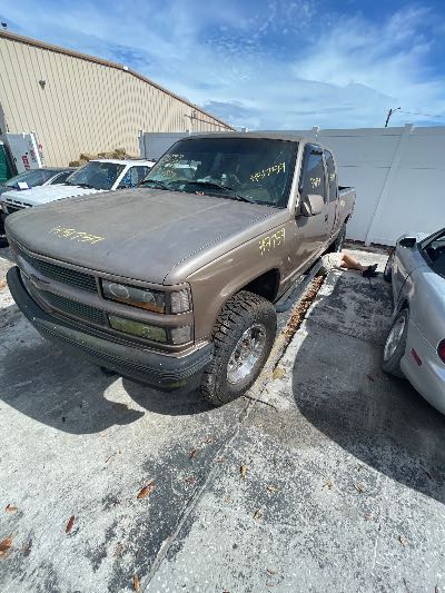 1995 Chevrolet C/K 1500 Location - Large Trucks & Vans - Row 22 - Stock # H51759