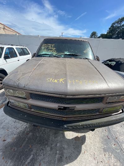 1995 Chevrolet C/K 1500 Location - Large Trucks & Vans - Row 22 - Stock # H51759