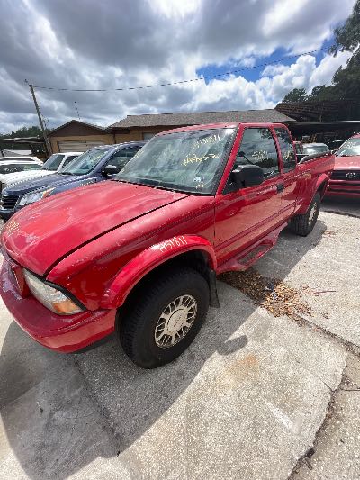 1999 GMC Sonoma Location - GM - Row 27 - Stock # H51811