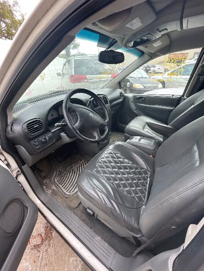2005 Dodge Grand Caravan Location - Chrysler - Row 43 - Stock # H51818