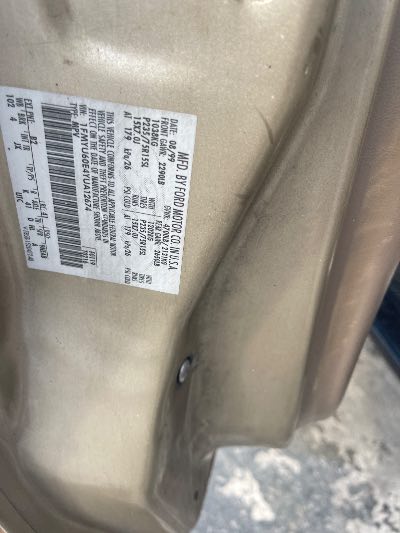 2000 Ford Explorer Location - Ford - Row 33 - Stock # H51827