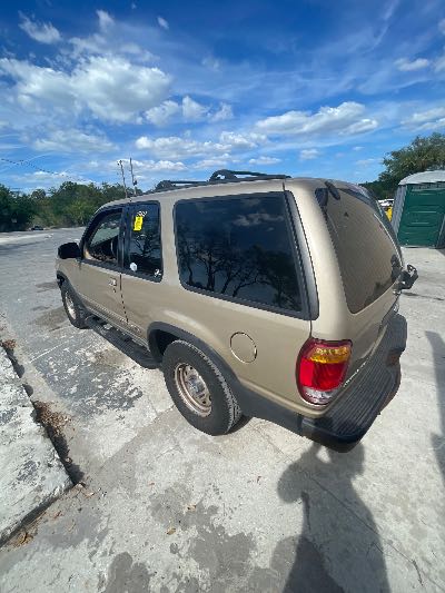 2000 Ford Explorer Location - Ford - Row 33 - Stock # H51827