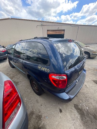 2002 Dodge Grand Caravan Location - Chrysler - Row 44 - Stock # H51890