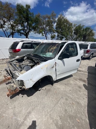 1999 Ford F-150 Location - Large Trucks & Vans - Row 22 - Stock # H51882