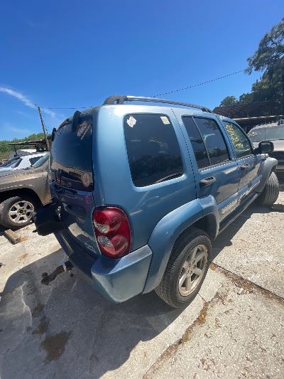 2005 Jeep Liberty Location - Chrysler - Row 44 - Stock # H51919